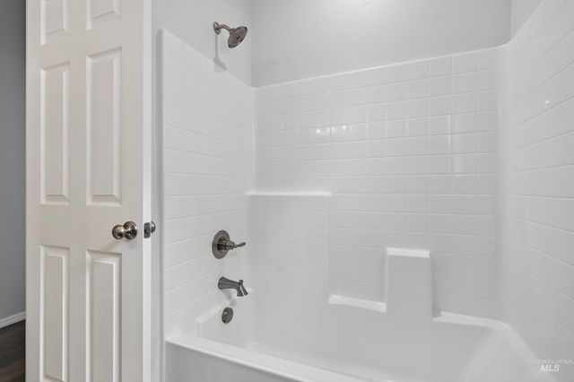 5015 Endicott Dr, Caldwell, ID 83605