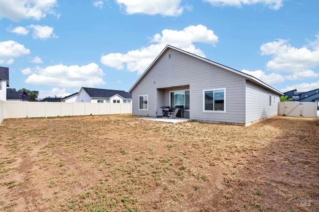 5015 Endicott Dr, Caldwell, ID 83605