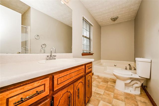 176 Stokes Drive, Stockbridge, GA 30281