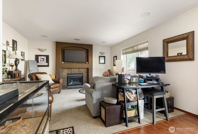 2375 SW Navigator Loop, Oak Harbor, WA 98277