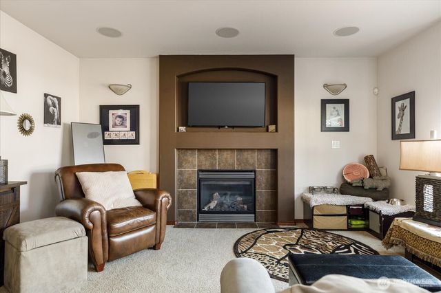 2375 SW Navigator Loop, Oak Harbor, WA 98277