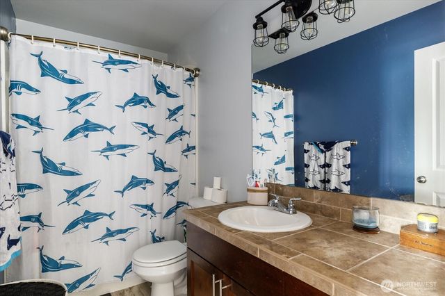 2375 SW Navigator Loop, Oak Harbor, WA 98277