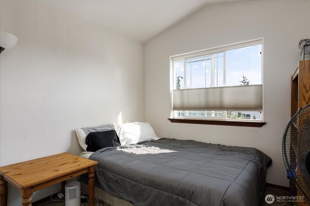 2375 SW Navigator Loop, Oak Harbor, WA 98277