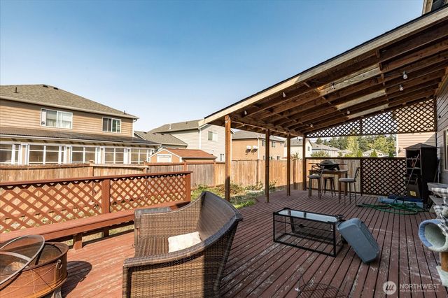 2375 SW Navigator Loop, Oak Harbor, WA 98277