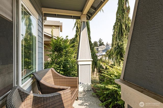 2375 SW Navigator Loop, Oak Harbor, WA 98277