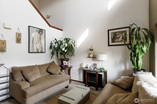 2375 SW Navigator Loop, Oak Harbor, WA 98277