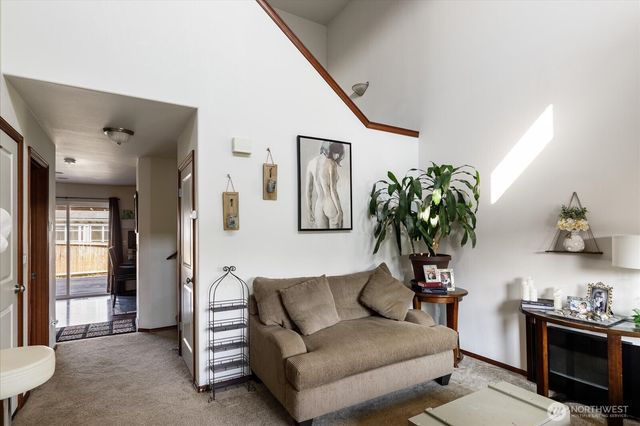 2375 SW Navigator Loop, Oak Harbor, WA 98277