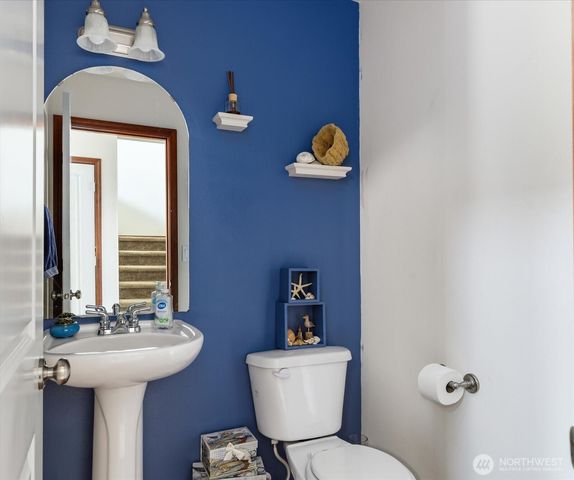 2375 SW Navigator Loop, Oak Harbor, WA 98277