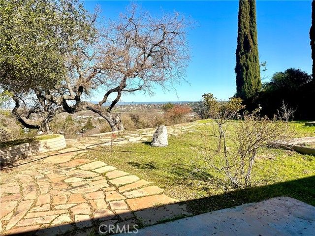 215 Hilltop, Paso Robles, CA 93446