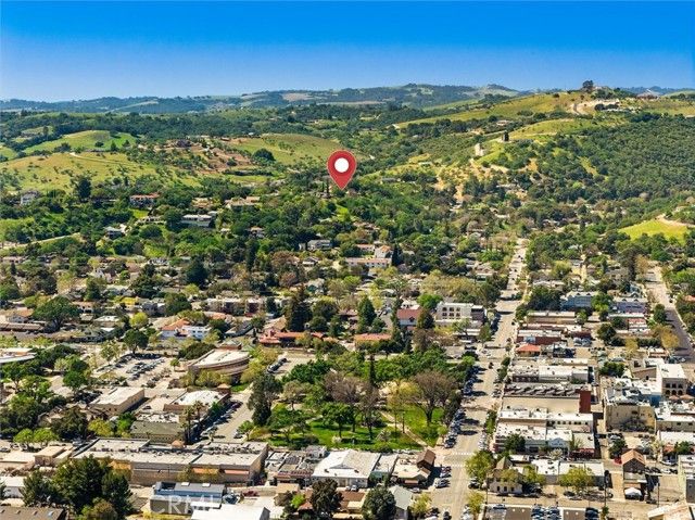 215 Hilltop, Paso Robles, CA 93446
