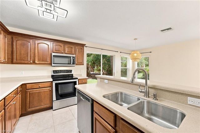 6350 Brant Bay BLVD 104, North Fort Myers, FL 33917