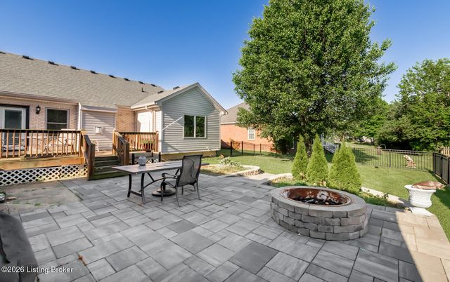 10720 Bardstown Woods Blvd, Louisville, KY 40291