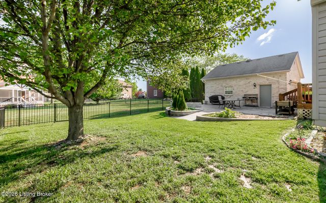 10720 Bardstown Woods Blvd, Louisville, KY 40291