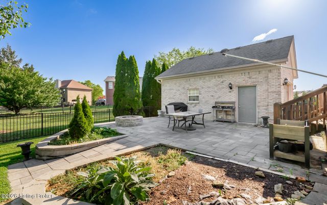 10720 Bardstown Woods Blvd, Louisville, KY 40291