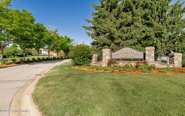 10720 Bardstown Woods Blvd, Louisville, KY 40291