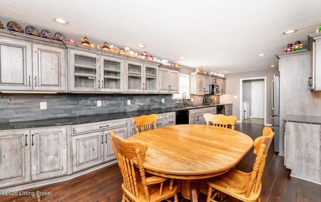 10720 Bardstown Woods Blvd, Louisville, KY 40291