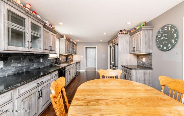 10720 Bardstown Woods Blvd, Louisville, KY 40291