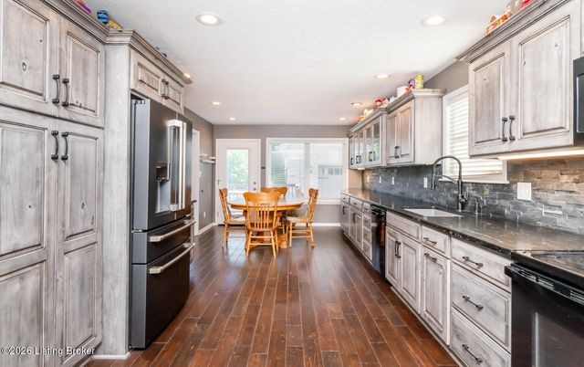 10720 Bardstown Woods Blvd, Louisville, KY 40291