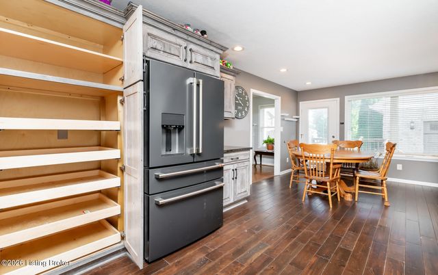 10720 Bardstown Woods Blvd, Louisville, KY 40291