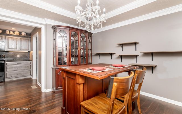 10720 Bardstown Woods Blvd, Louisville, KY 40291