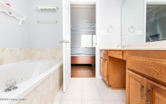 10720 Bardstown Woods Blvd, Louisville, KY 40291