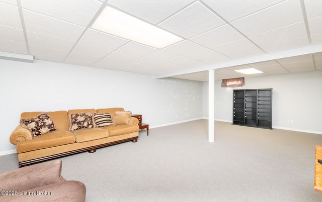 10720 Bardstown Woods Blvd, Louisville, KY 40291