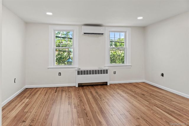 51 Spring Street B, Oyster Bay, NY 11771