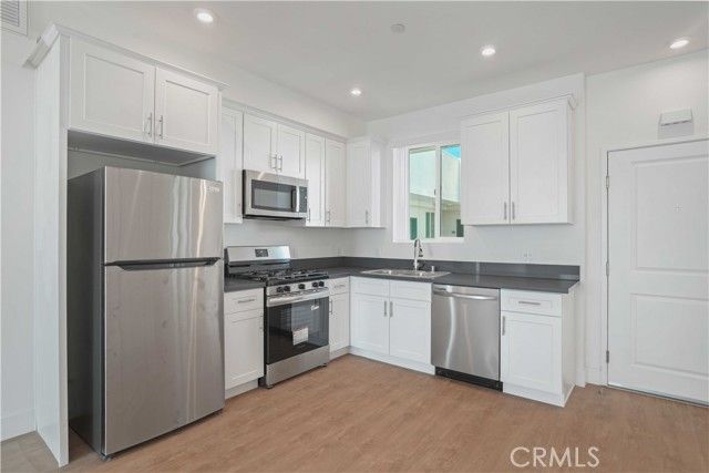 8750 Sepulveda Boulevard 410, North Hills (los Angeles), CA 91343