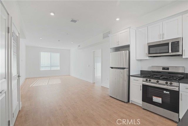 8750 Sepulveda Boulevard 410, North Hills (los Angeles), CA 91343