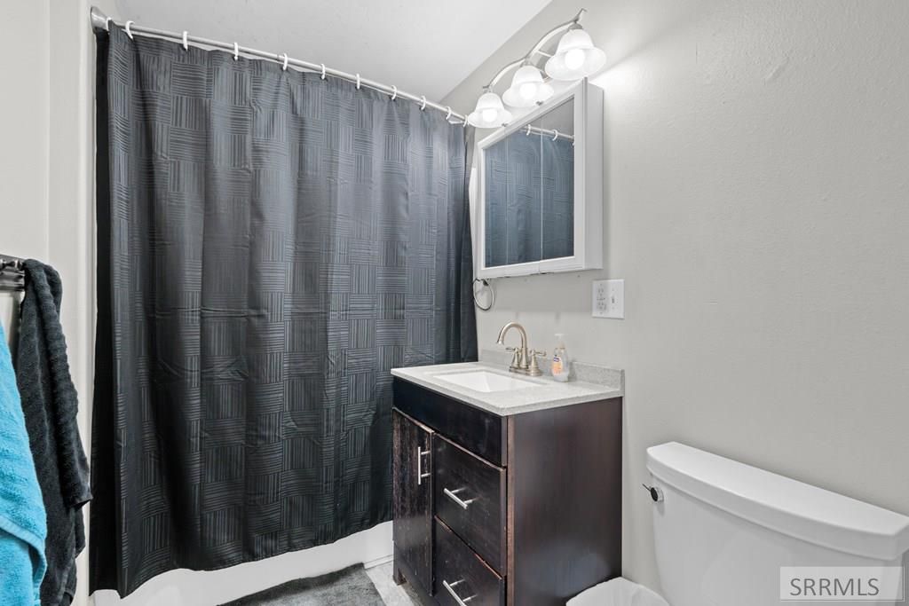 Image 14 of property listing at 1255 N 1100 E, Shelley, ID 83274