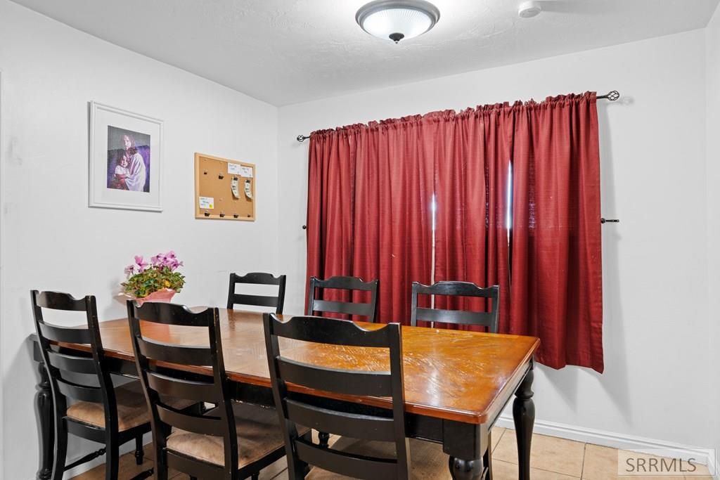 Image 18 of property listing at 1255 N 1100 E, Shelley, ID 83274