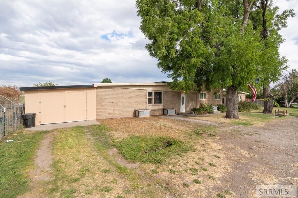 Image 7 of property listing at 1255 N 1100 E, Shelley, ID 83274