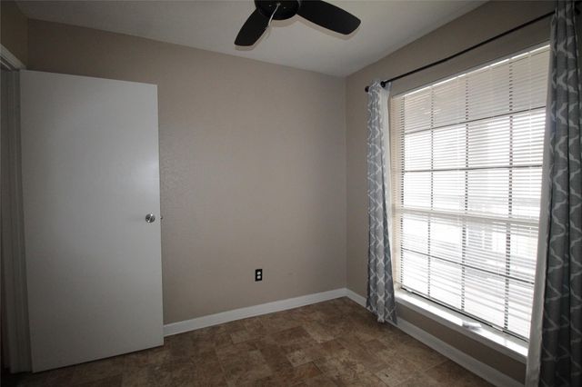 10912 Gulf Freeway 22, Houston, TX 77034