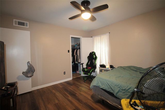 10912 Gulf Freeway 22, Houston, TX 77034