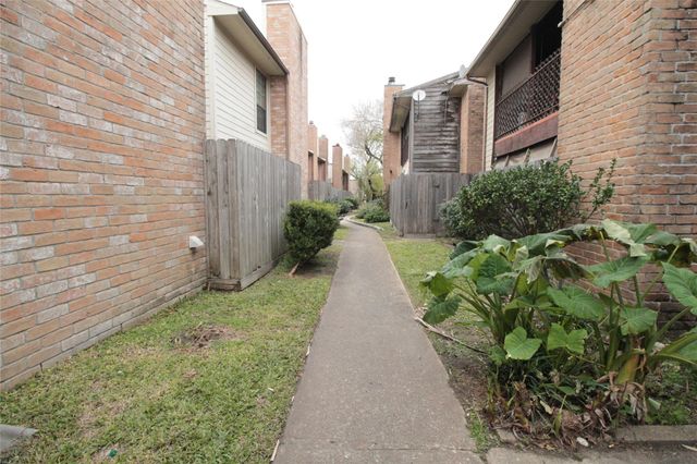 10912 Gulf Freeway 22, Houston, TX 77034