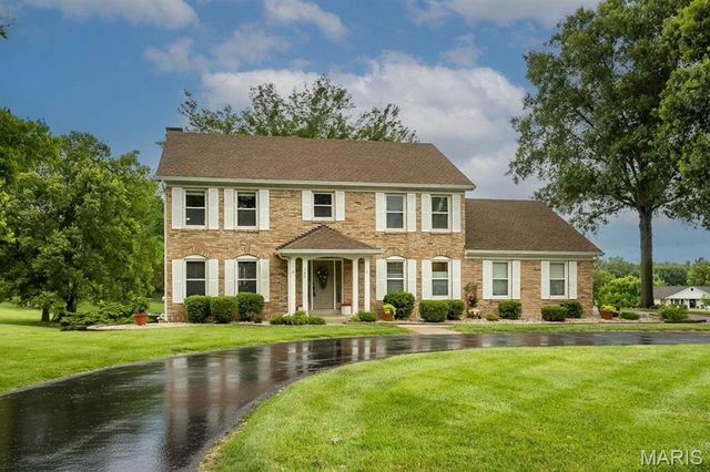 308 Willowpointe Drive, St Charles, MO 63304