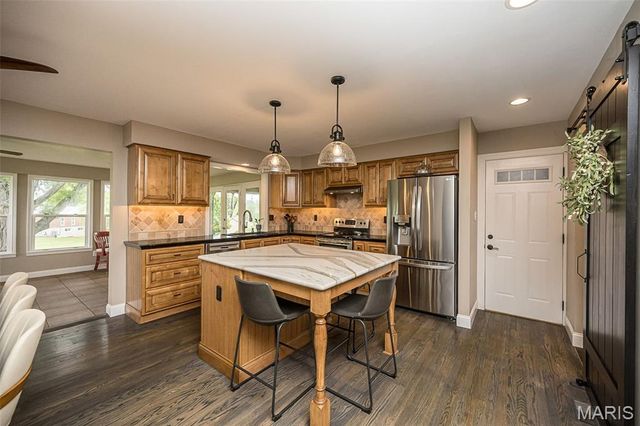 308 Willowpointe Drive, St Charles, MO 63304
