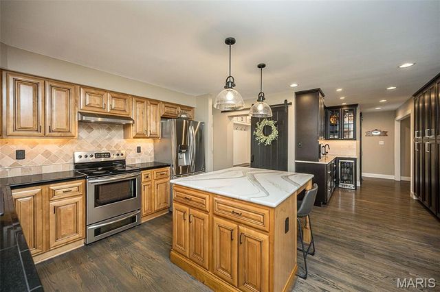 308 Willowpointe Drive, St Charles, MO 63304