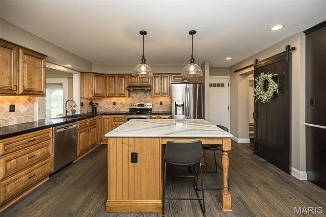 308 Willowpointe Drive, St Charles, MO 63304