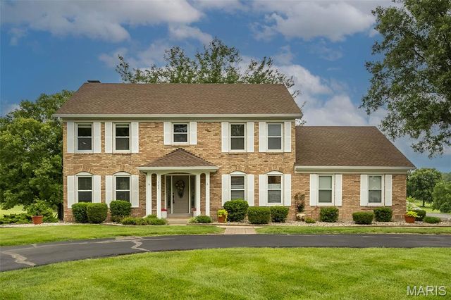 308 Willowpointe Drive, St Charles, MO 63304
