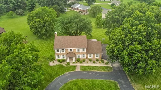 308 Willowpointe Drive, St Charles, MO 63304