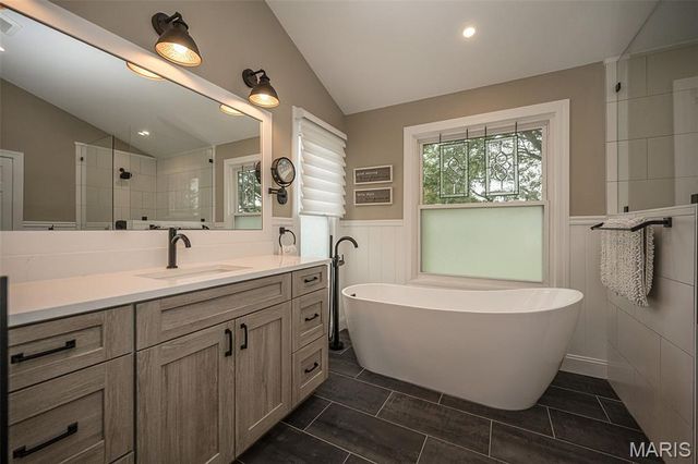 308 Willowpointe Drive, St Charles, MO 63304
