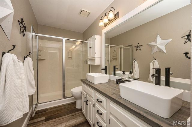 308 Willowpointe Drive, St Charles, MO 63304
