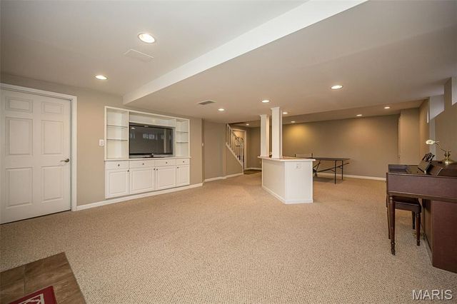 308 Willowpointe Drive, St Charles, MO 63304