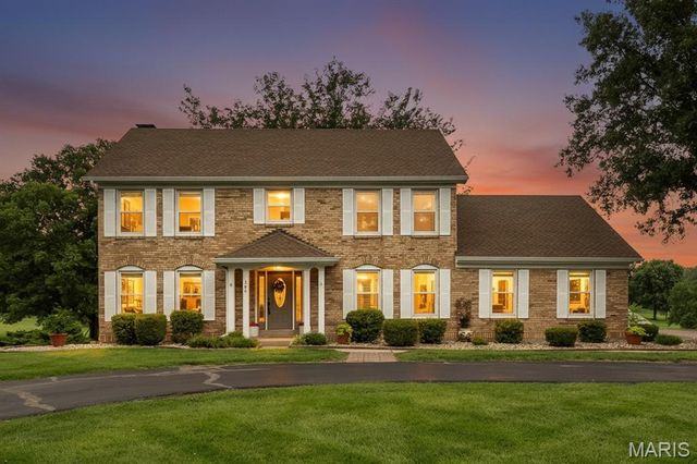 308 Willowpointe Drive, St Charles, MO 63304
