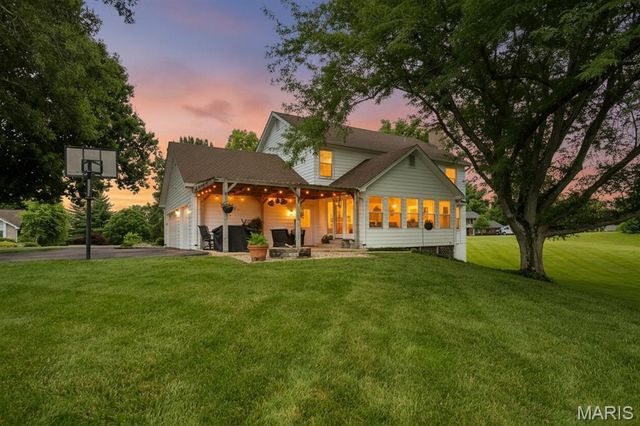 308 Willowpointe Drive, St Charles, MO 63304