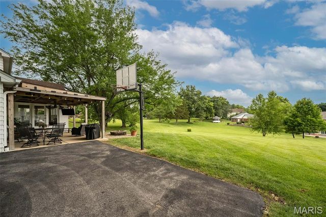 308 Willowpointe Drive, St Charles, MO 63304