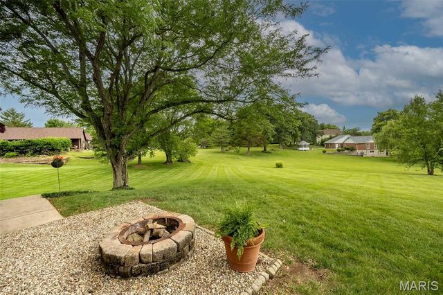 308 Willowpointe Drive, St Charles, MO 63304