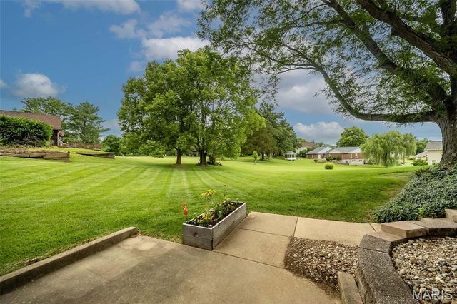 308 Willowpointe Drive, St Charles, MO 63304