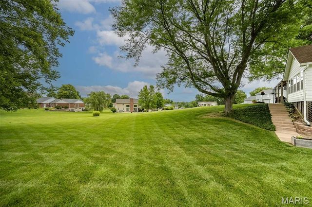 308 Willowpointe Drive, St Charles, MO 63304